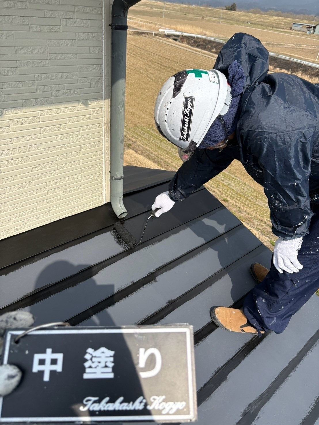 屋根中塗り作業