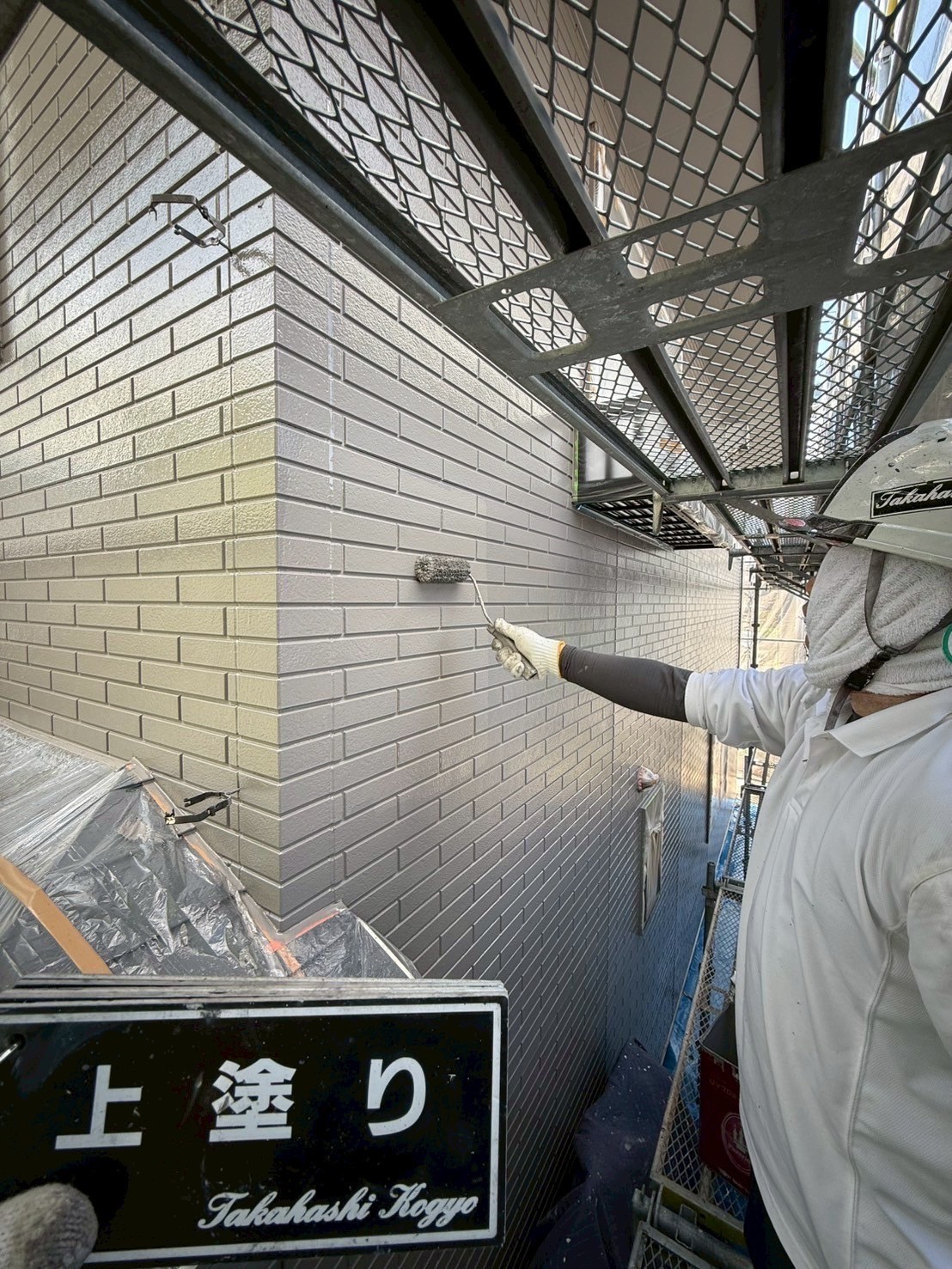 外壁上塗り作業
