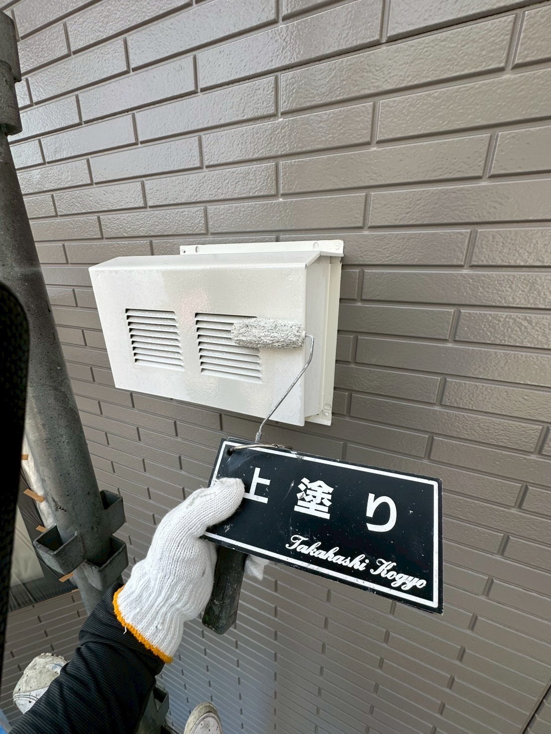 換気フード上塗り作業