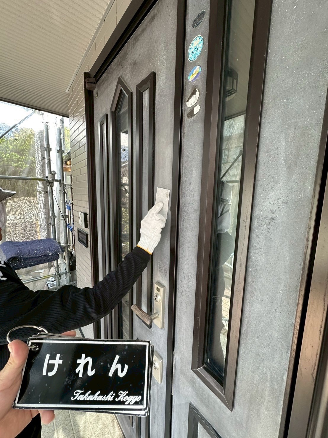 玄関ドアの研磨