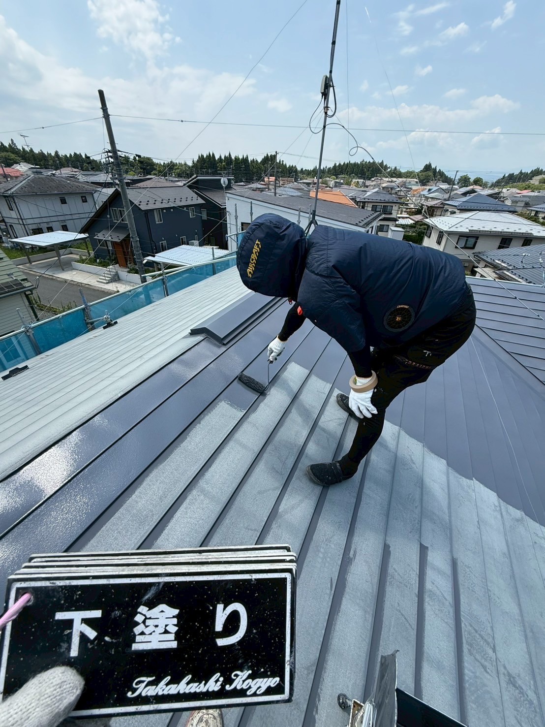 屋根下塗り作業