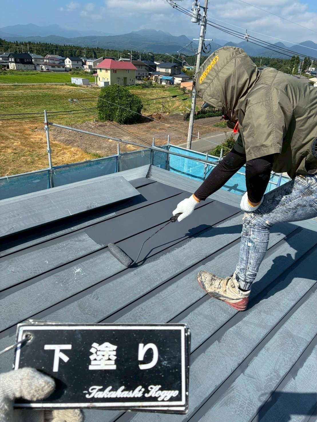 屋根下塗り作業