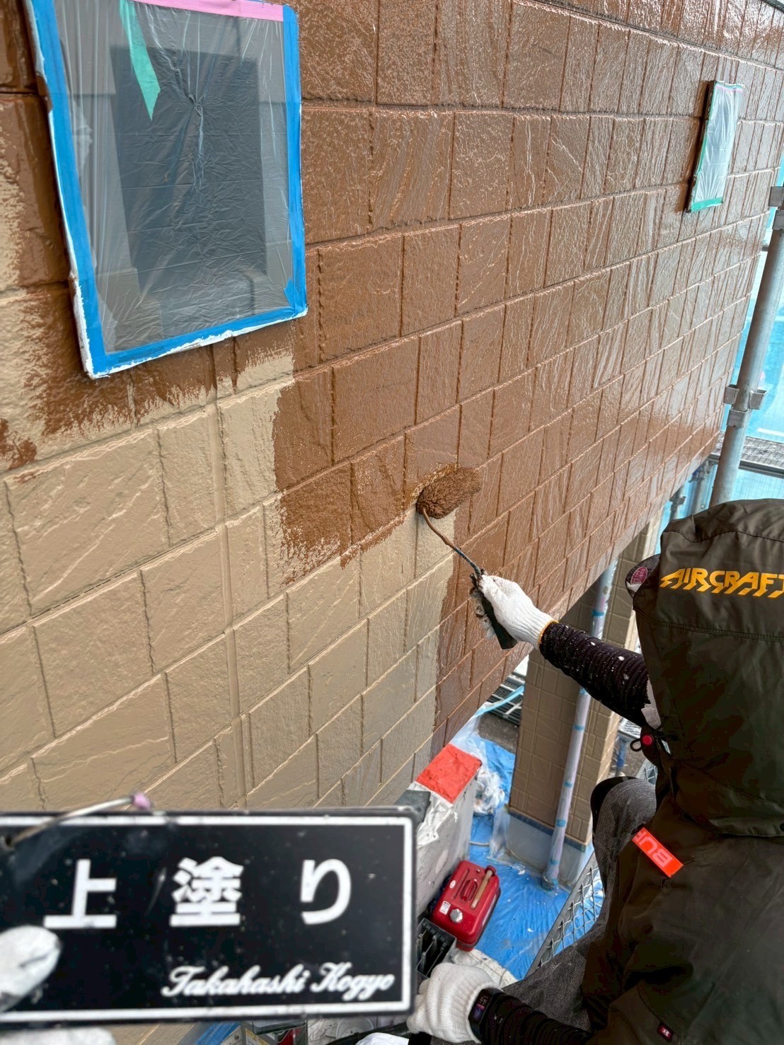  外壁上塗り作業