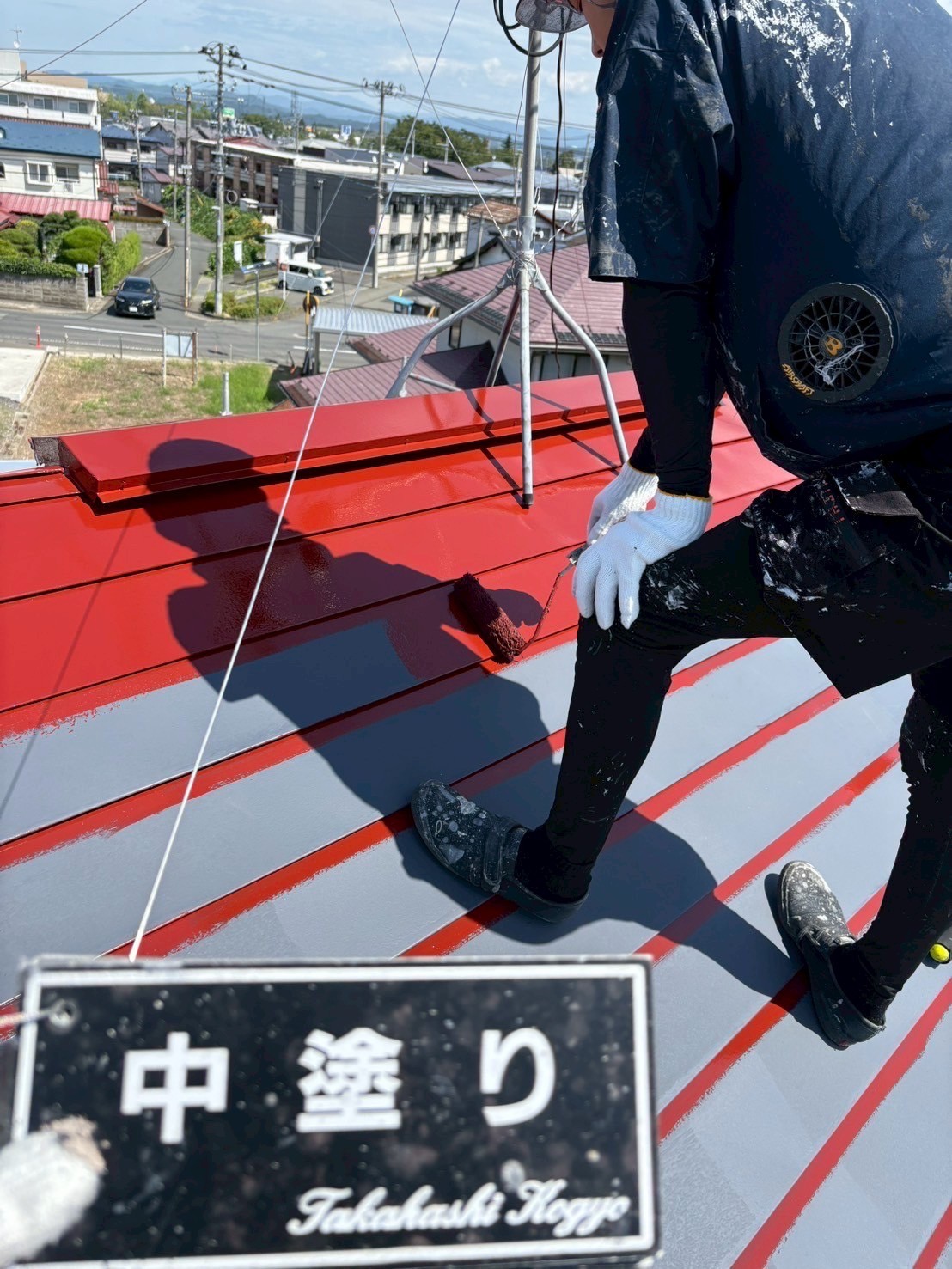 屋根中塗り作業