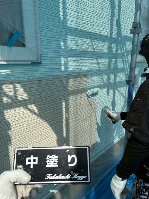 外壁中塗り作業(色分45-80A)
