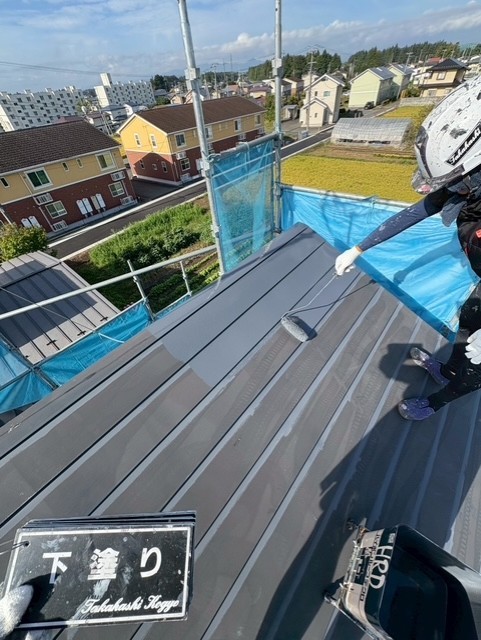屋根下塗り作業(錆止)