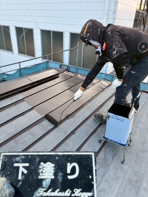 屋根下塗り作業(錆止)