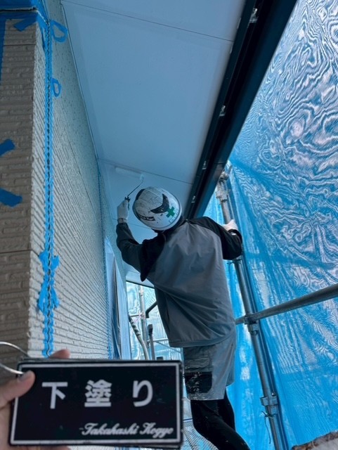 軒天下塗り作業(シーラー)