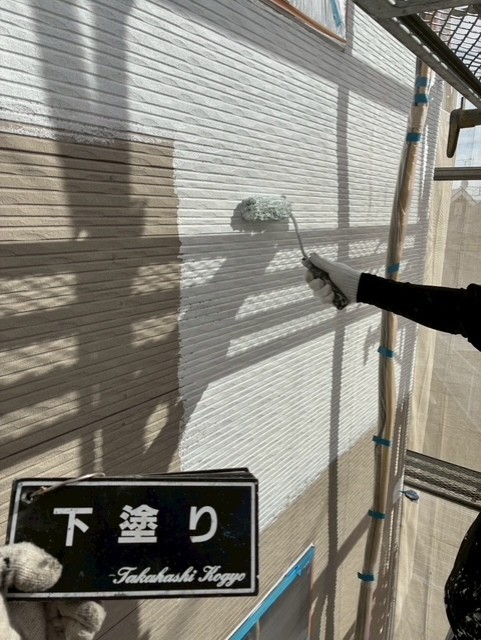 外壁下塗り作業(サーフ)