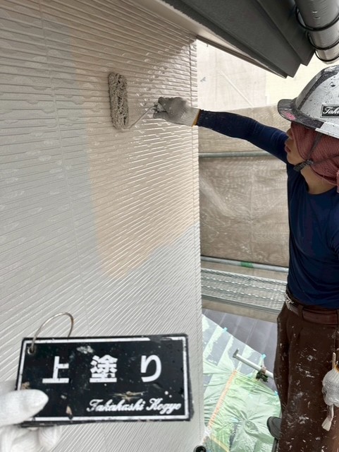 外壁上塗り作業(ND372)