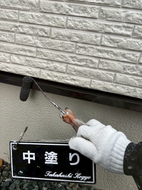 土台水切り中塗り作業（チョコN）