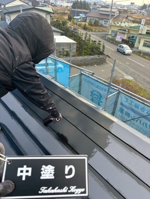 屋根中塗り作業