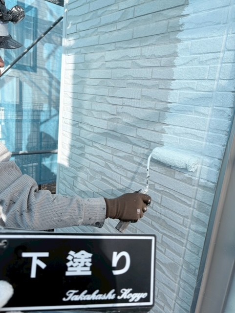 外壁下塗り作業