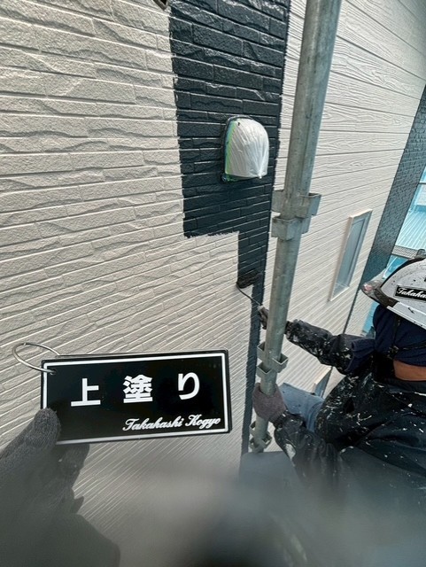 外壁上塗り作業