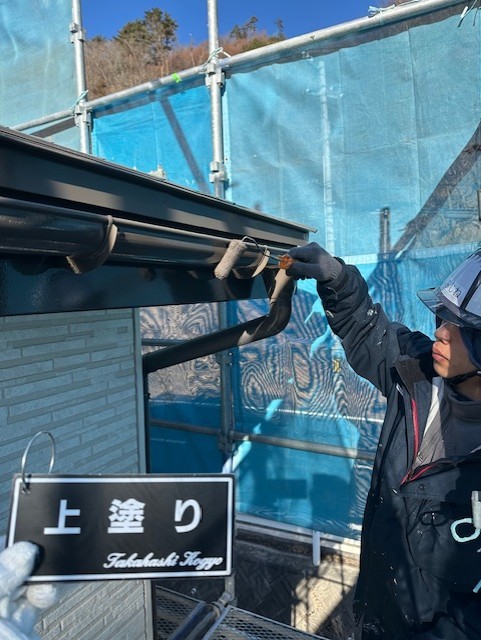 雨樋破風板上塗り作業