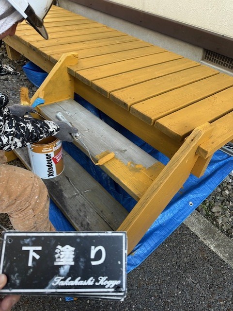 木部下塗り作業