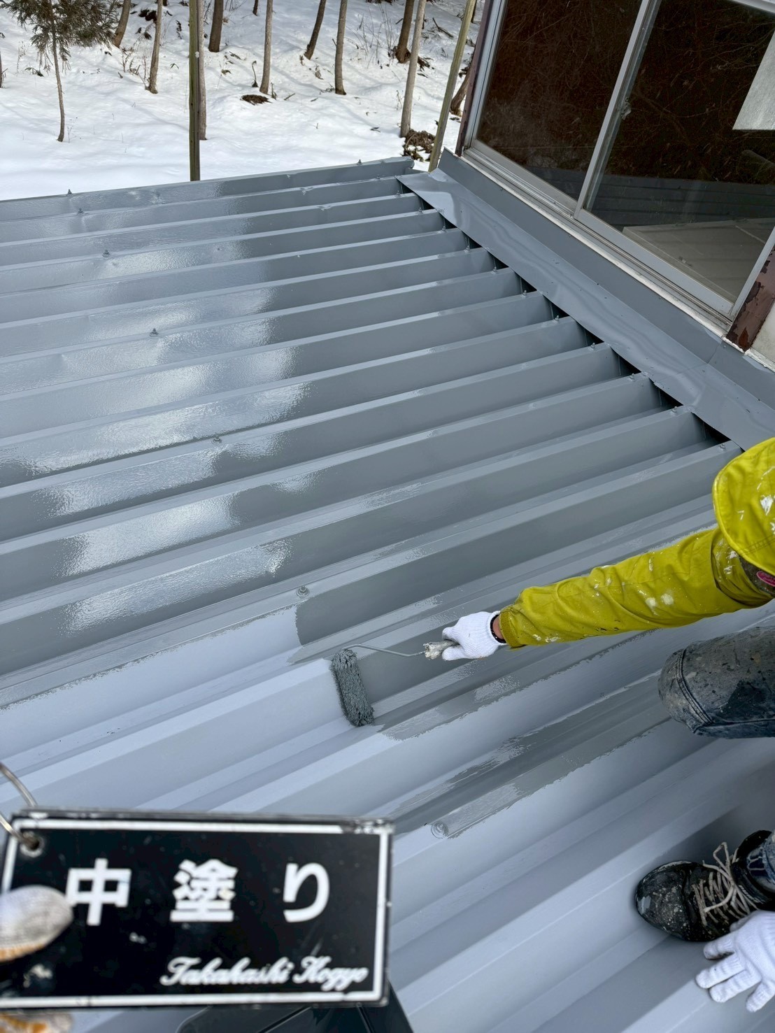 屋根中塗り作業