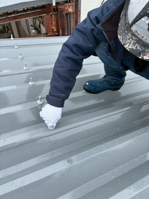 ボルトキャップ取り付け作業