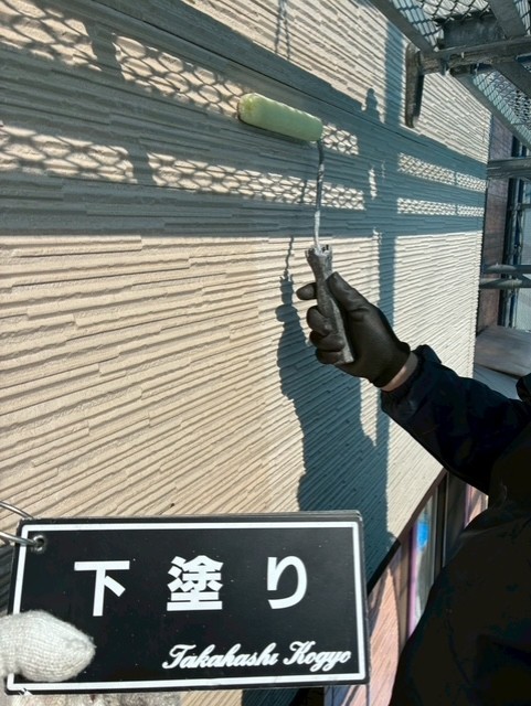 外壁下塗り作業
