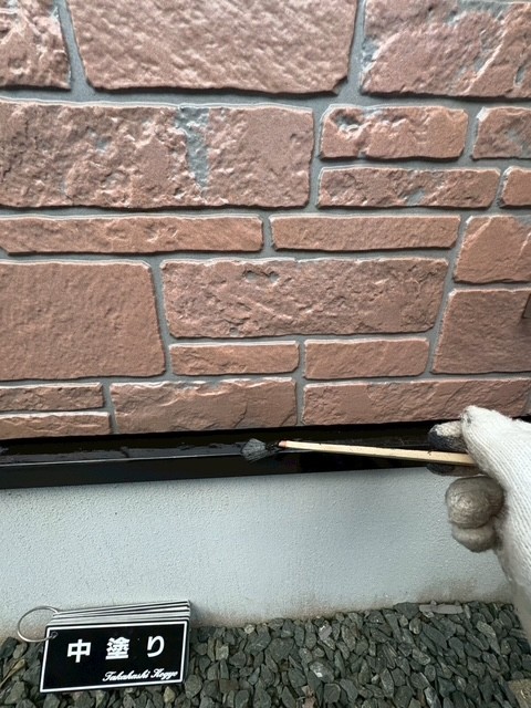 土台水切り中塗り作業