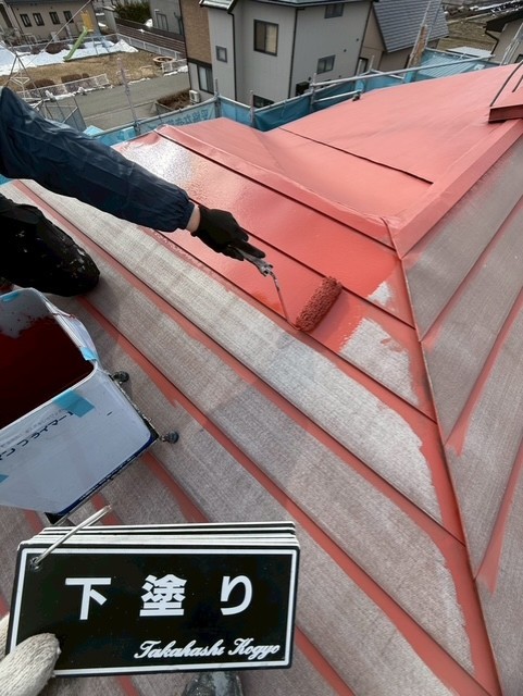 屋根下塗り作業