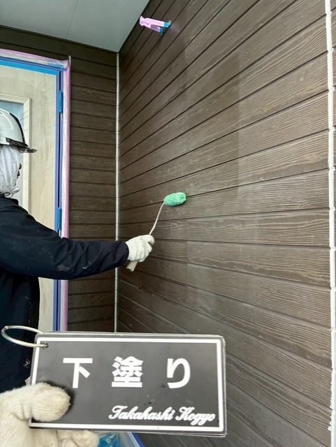 外壁下塗り作業
