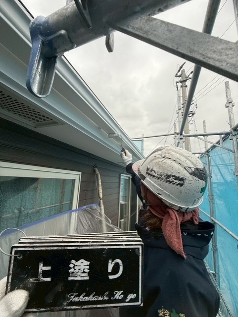 雨樋破風板上塗り作業