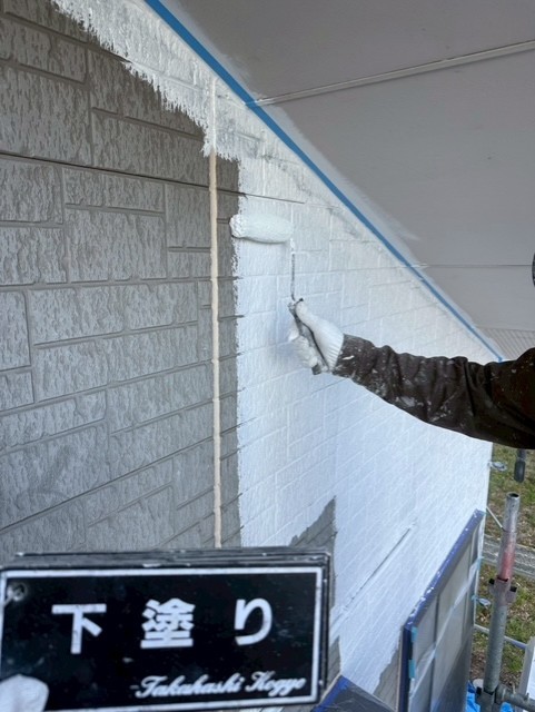 外壁下塗り作業