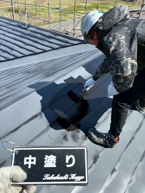屋根中塗り作業