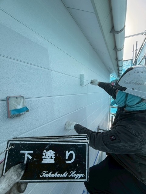 外壁下塗り作業