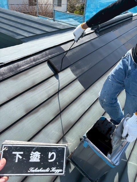 屋根下塗り作業
