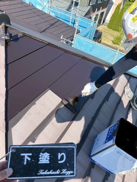 屋根下塗り作業