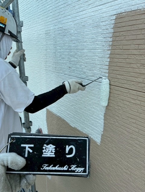 外壁下塗り作業