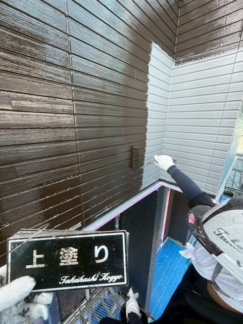 外壁色分け上塗り作業