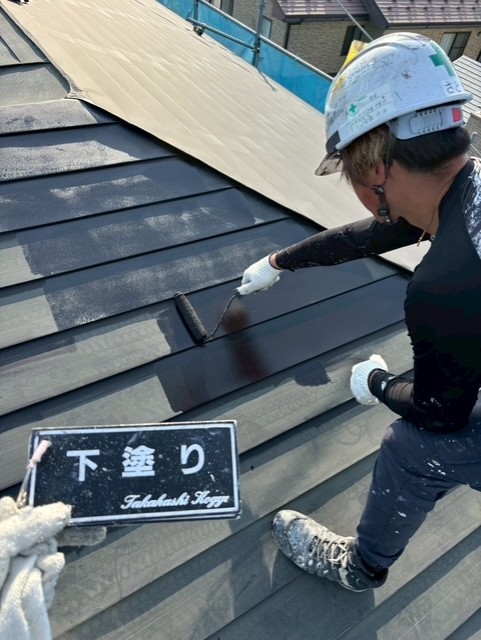 屋根下塗り作業