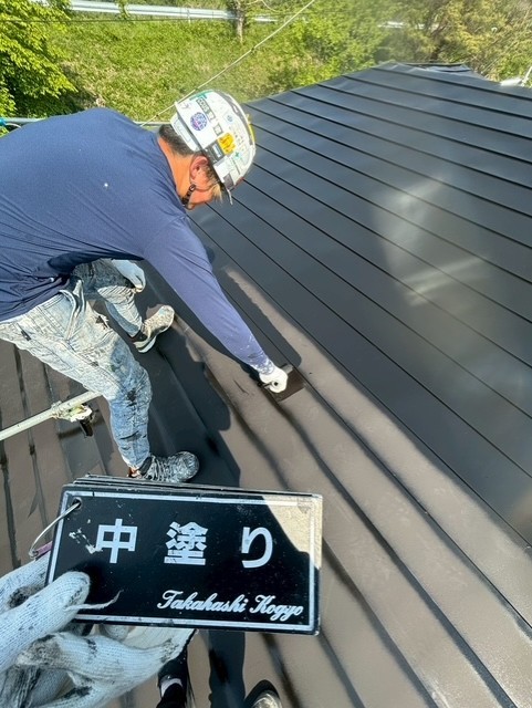 屋根中塗り作業