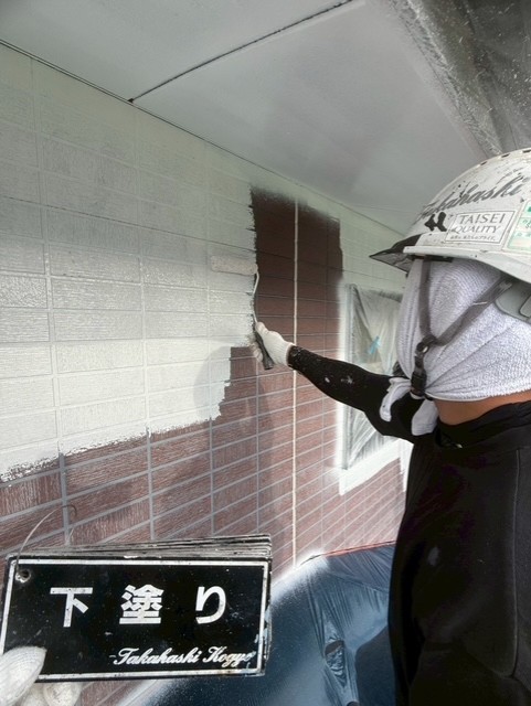 外壁下塗り作業
