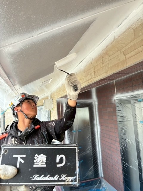 軒天下塗り作業