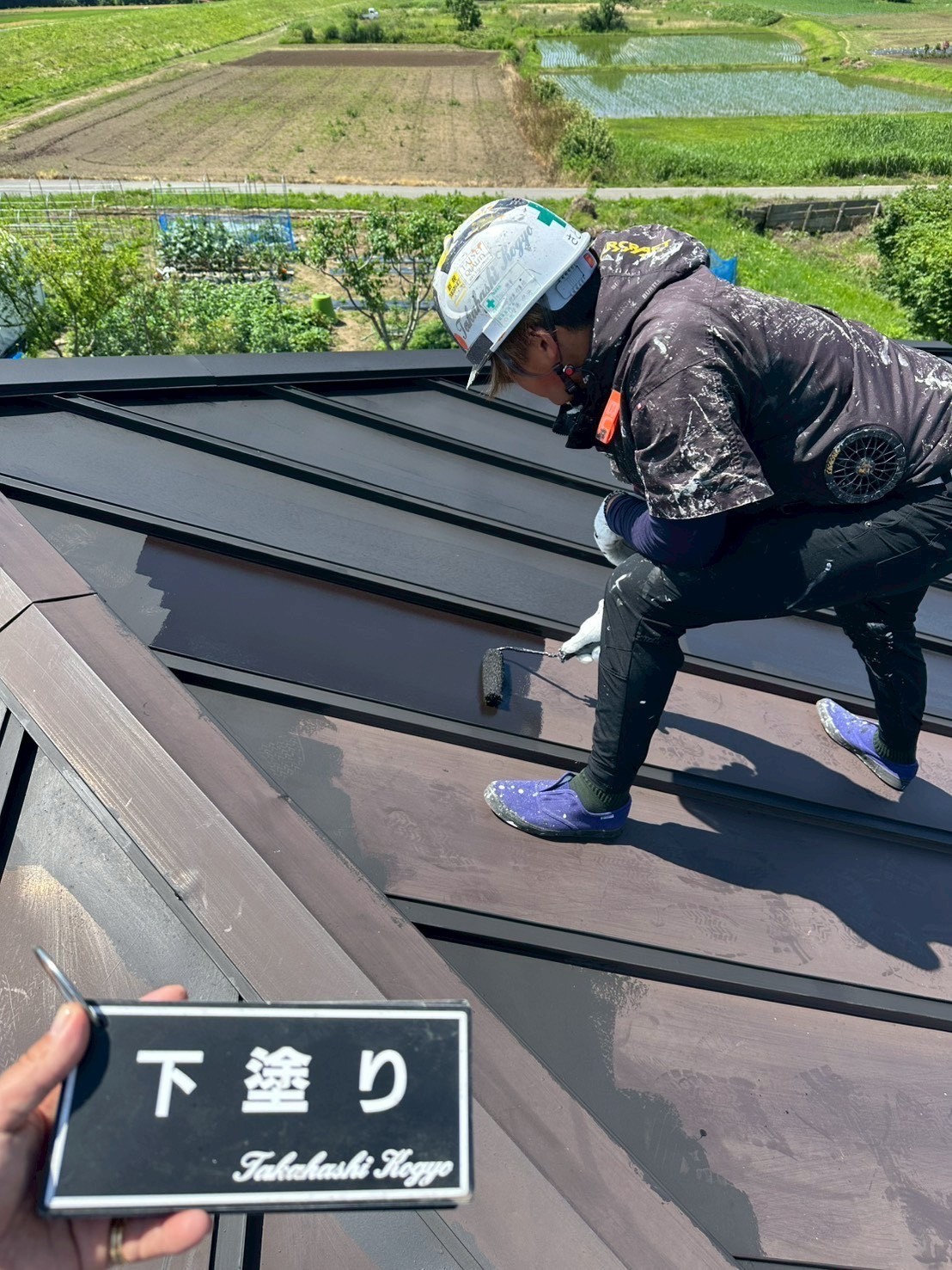 屋根下塗り作業