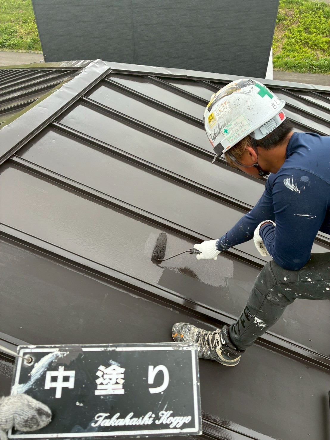 屋根中塗り作業