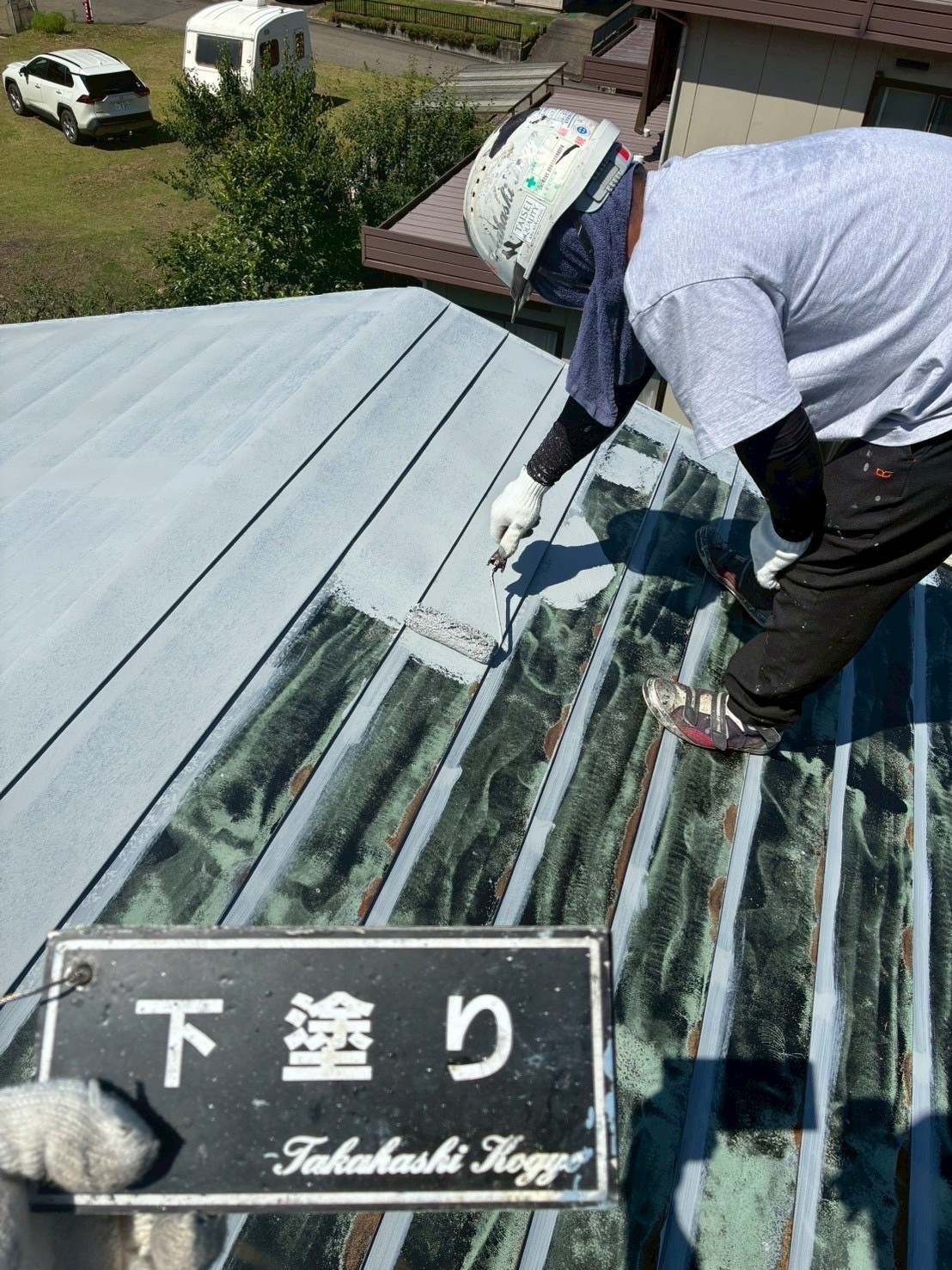屋根下塗り作業