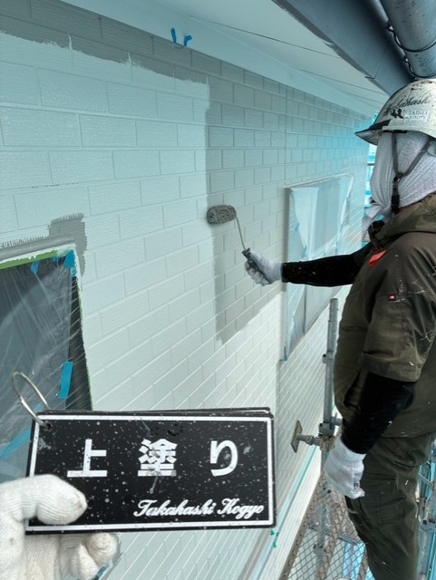 外壁上塗り作業