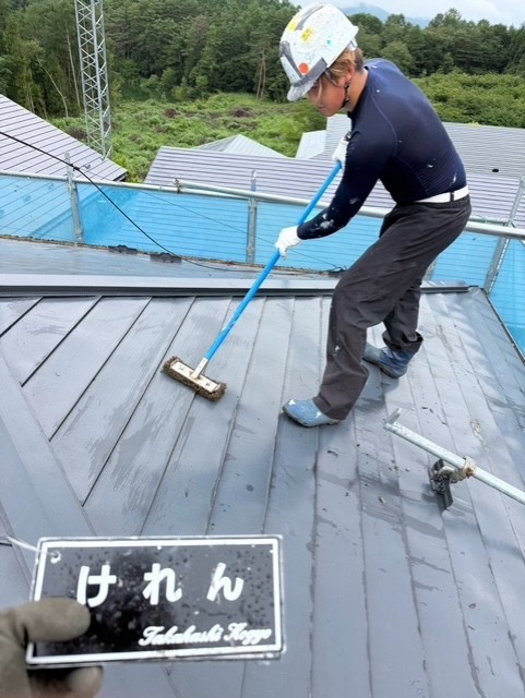屋根ケレン作業