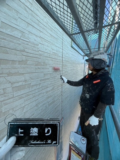 外壁上塗り作業