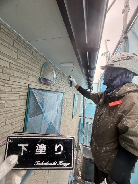 軒天下塗り作業