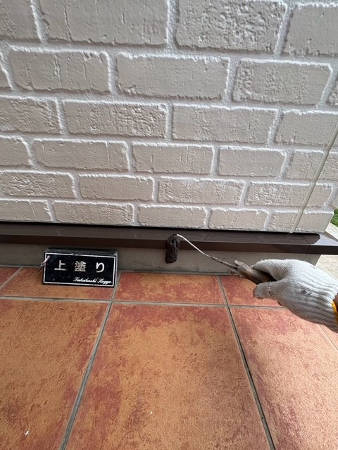 土台水切り上塗り作業