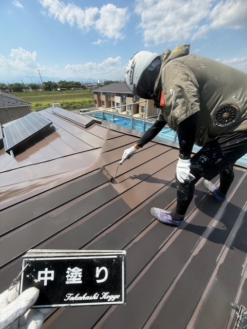 屋根中塗り作業