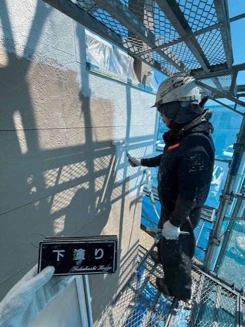 外壁下塗り作業