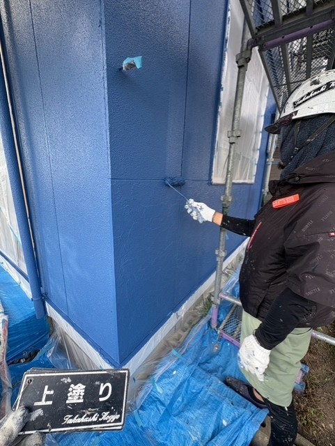 外壁上塗り作業