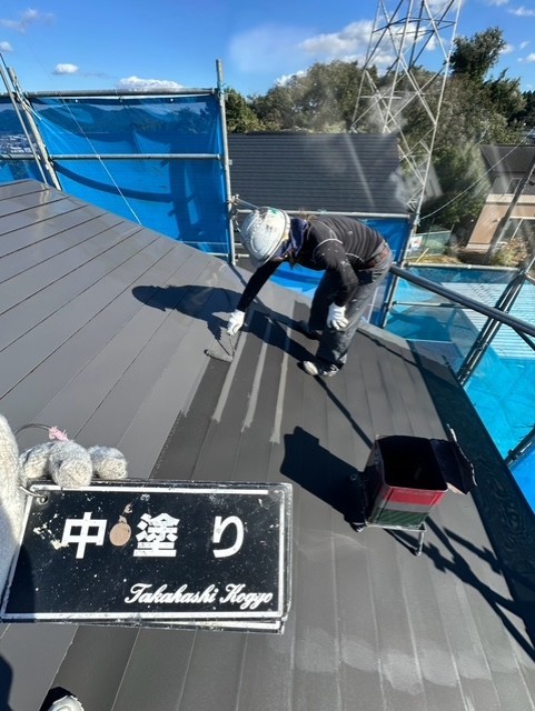 屋根中塗り作業